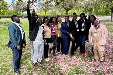 Fast pünktlich zur Kirschblüte haben sich die Fellows des klinischen Fellowship Programms zum Workshop in Bonn eingefunden (Quelle: BfArM/PharmTrain) Fast pünktlich zur Kirschblüte haben sich die Fellows des klinischen Fellowship Programms zum Workshop in Bonn eingefunden