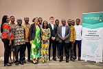 Teilnehmende des Symposiums bestehend aus PharmTrain2 Projektmitarbeiteenden des BfArM und Leitung der FDA Ghana sowie technische Partnerinnen und Partner des Projektes (Quelle: Bfarm/PharmTrain) Teilnehmende des Symposiums bestehend aus PharmTrain2 Projektmitarbeiteenden des BfArM und Leitung der FDA Ghana sowie technische Partnerinnen und Partner des Projektes (Bild hat eine Langbeschreibung)