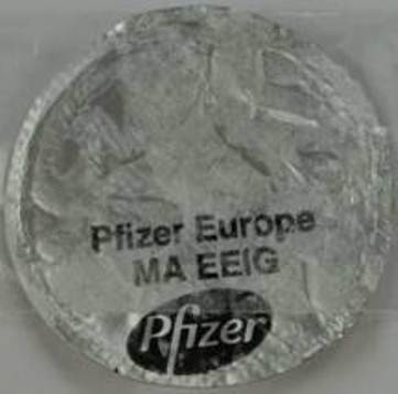 Fälschung: Schwarzes Pfizer-Logo auf der Aluminiumfolie (Quelle: BfArM) Fälschung: Schwarzes Pfizer-Logo auf der Aluminiumfolie